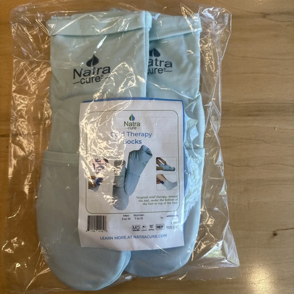 Natra Cure Cold Therapy Socks Gel Ice Treatment for Feet Heel Swelling Arch Blue